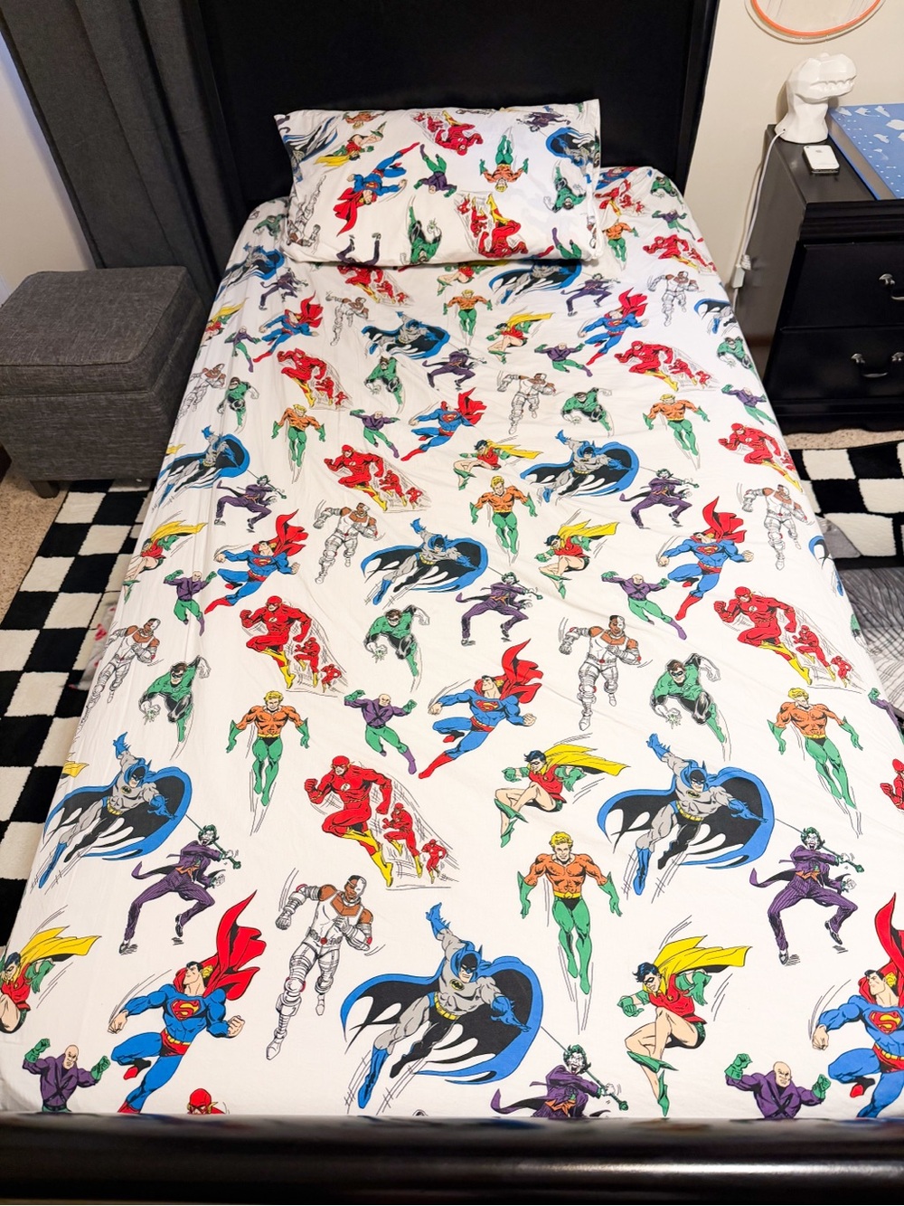 Pottery Barn Kids 100% Cotton Super Hero Glow In The Dark Sheet Set